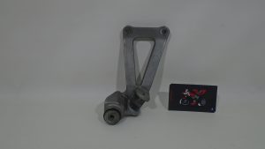 SOPORTE ESTRIBO TRASERO DERECHO KAWASAKI ZX7-R